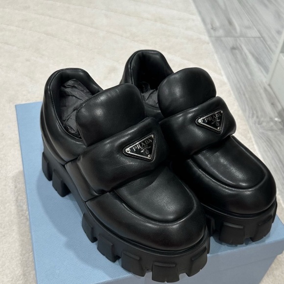 EUC Prada Cushion Napa Loafers 38 - Picture 1 of 1